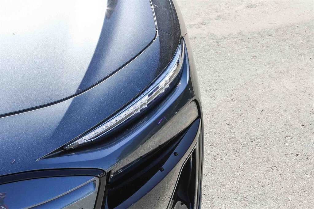 Thumbnail: 2025 Audi e-tron S - 8