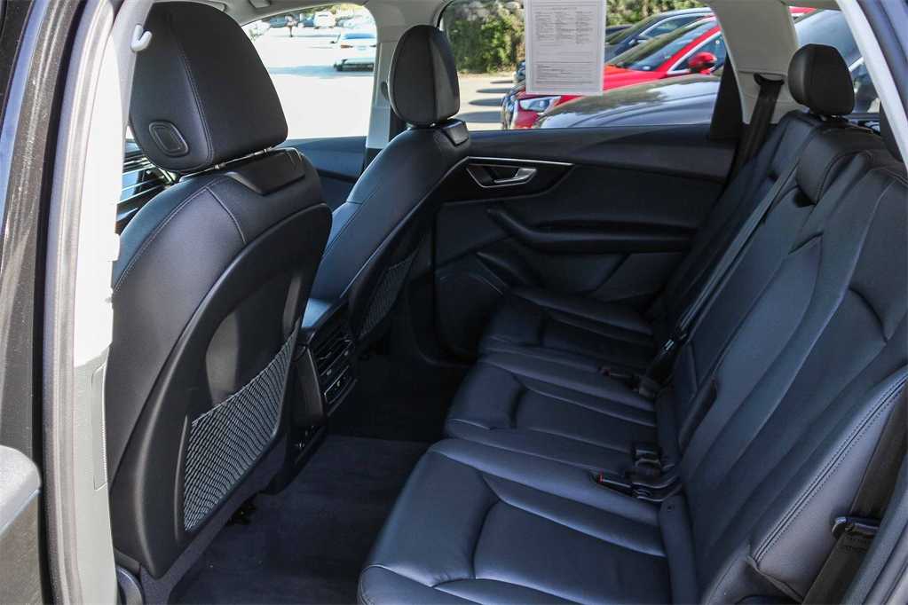 Thumbnail: 2023 Audi Q7 - 17