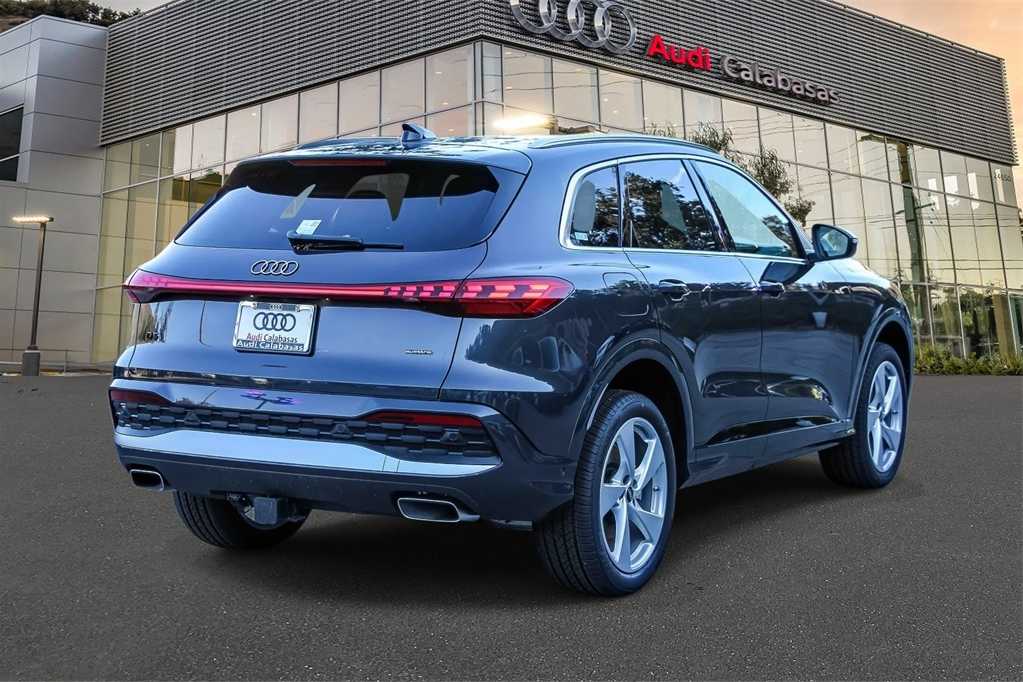 Thumbnail: 2025 Audi Q5 - 4