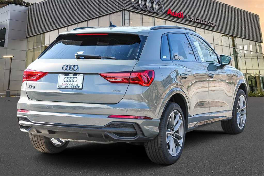 Thumbnail: 2025 Audi Q3 - 4