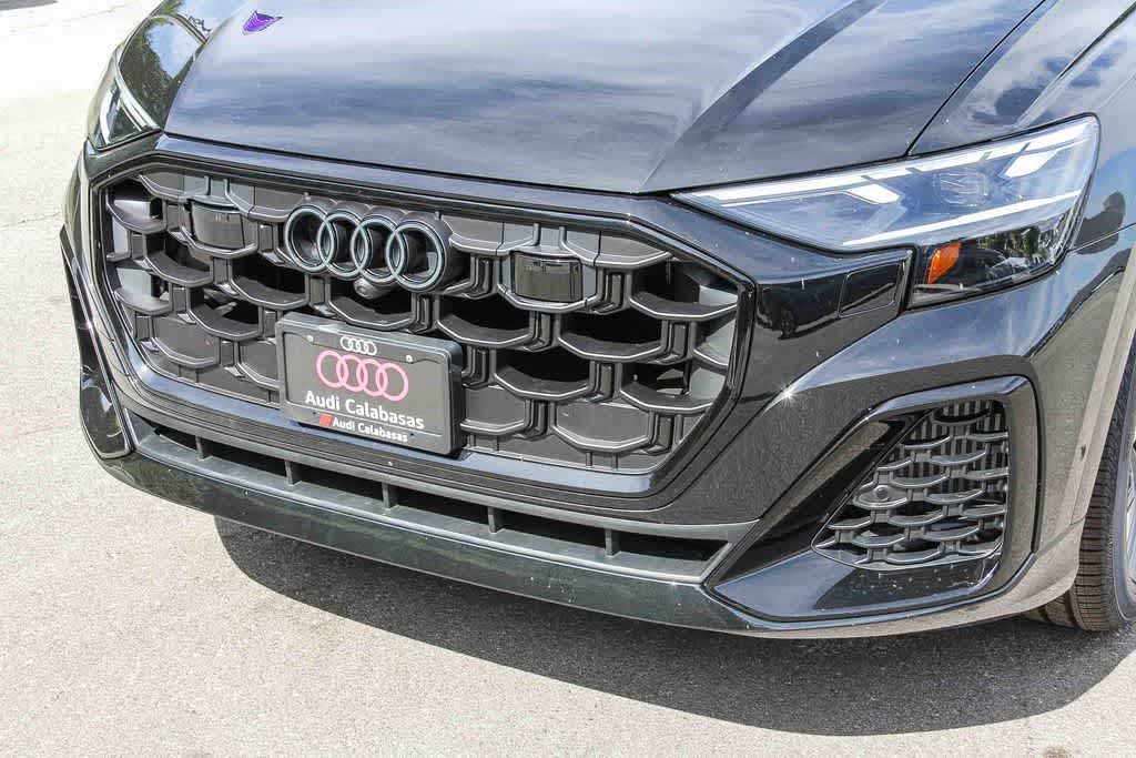 Thumbnail: 2026 Audi Q8 - 8