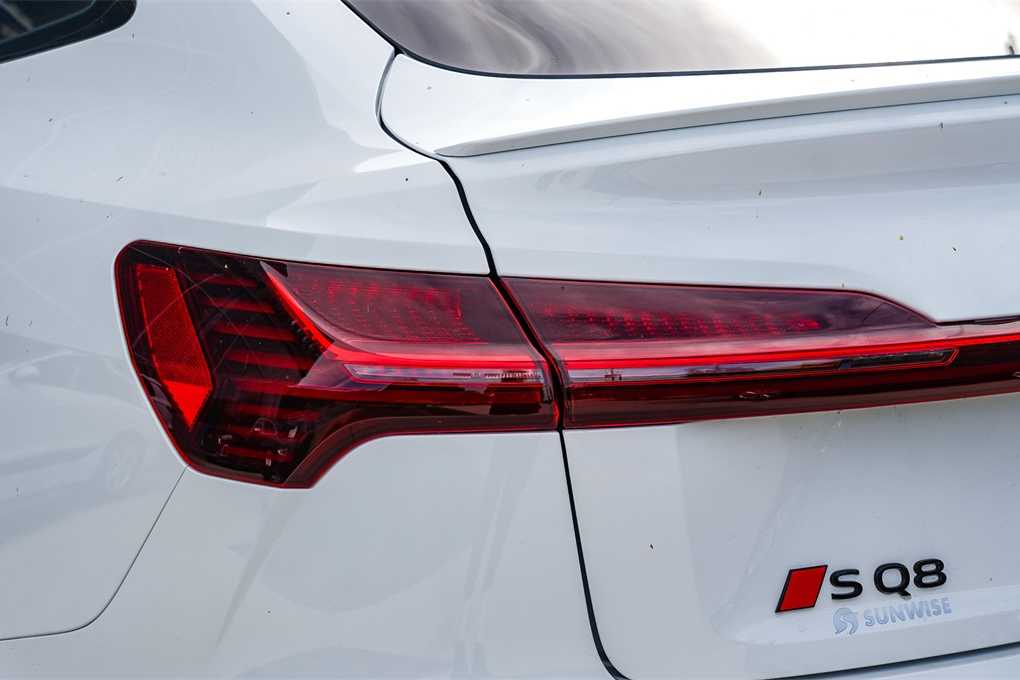 Thumbnail: 2024 Audi SQ8 e-tron - 7