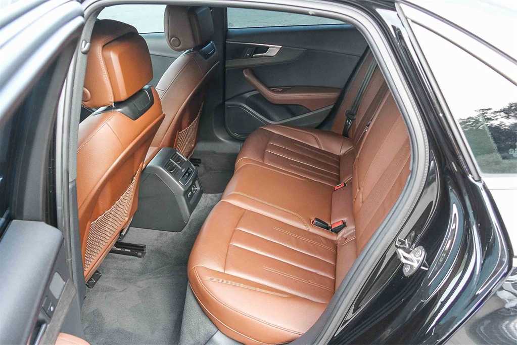 Thumbnail: 2019 Audi A4 - 17