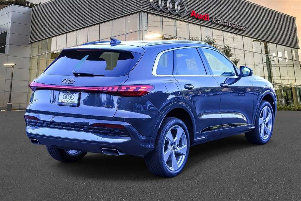 Thumbnail: 2025 Audi Q5 - 4