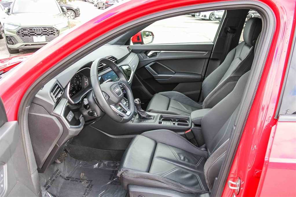 Thumbnail: 2023 Audi Q3 - 19