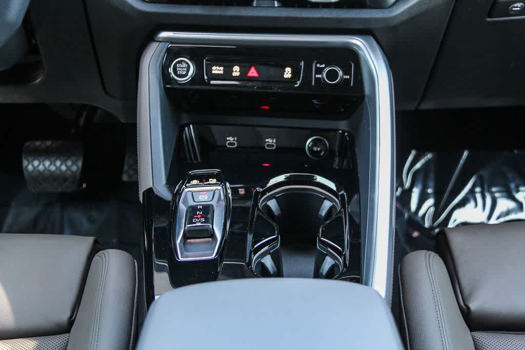 Thumbnail: 2025 Audi Q5 - 14