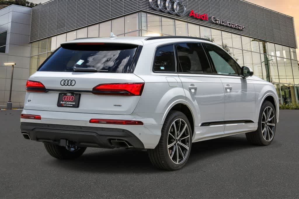 Thumbnail: 2026 Audi Q7 - 4