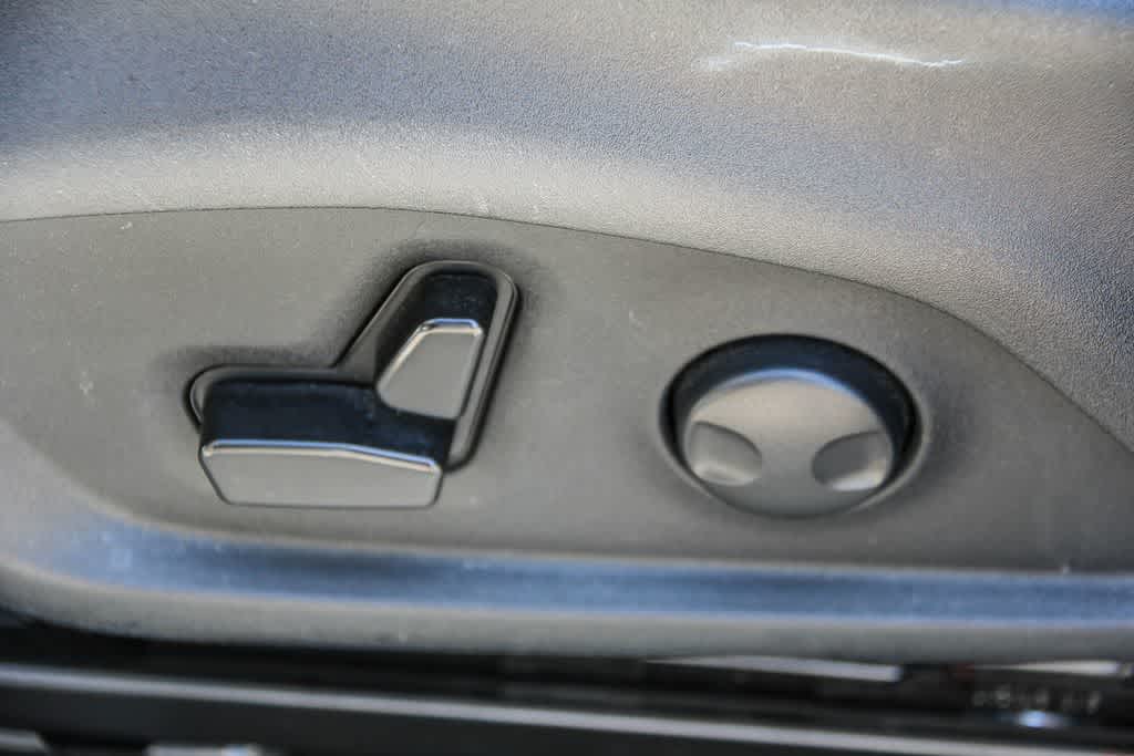 Thumbnail: 2024 Jeep Compass - 21