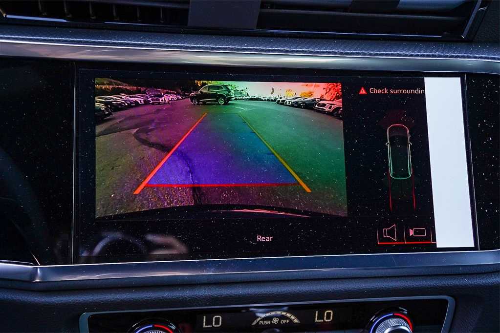 Thumbnail: 2025 Audi Q3 - 27