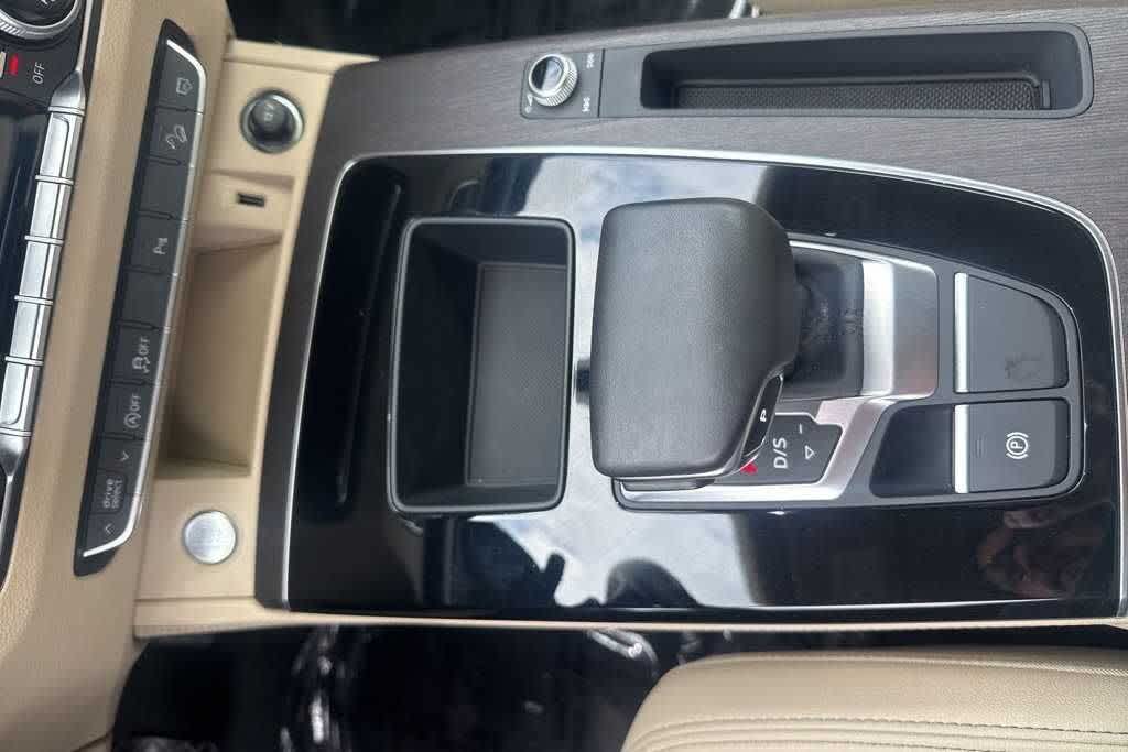 Thumbnail: 2022 Audi Q5 - 22