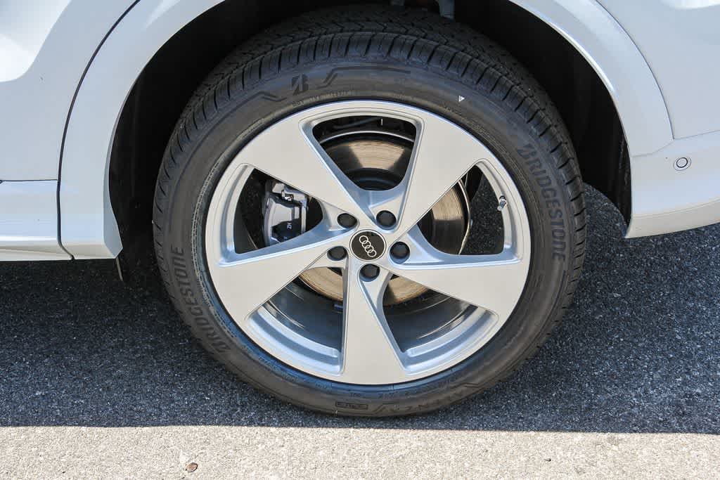 Thumbnail: 2026 Audi Q5 - 10