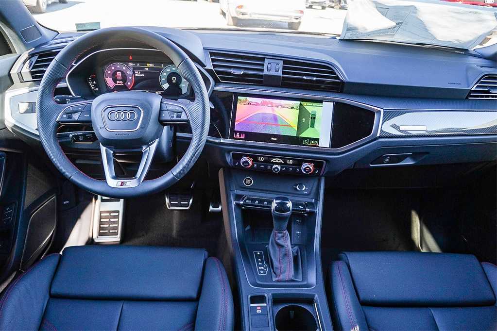 Thumbnail: 2025 Audi Q3 - 12