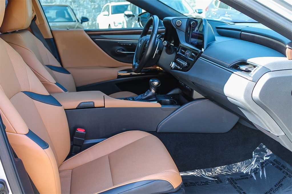Thumbnail: 2024 Lexus ES - 19