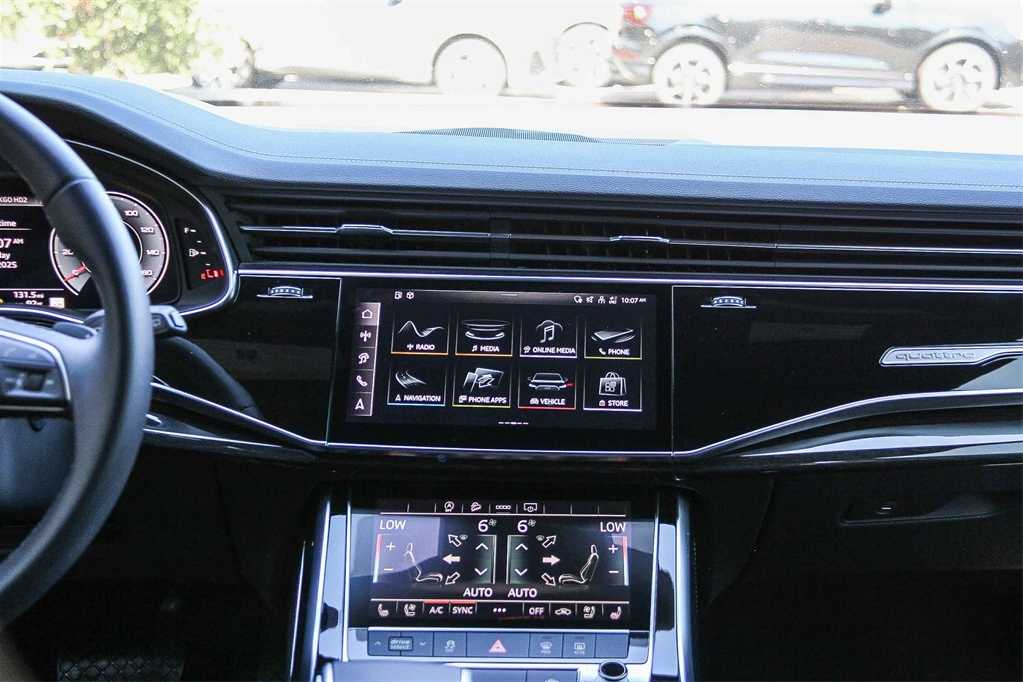 Thumbnail: 2025 Audi Q8 - 12