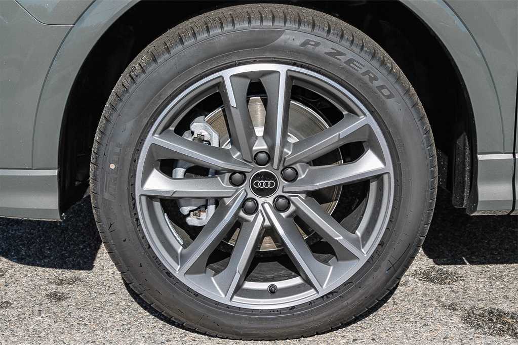 Thumbnail: 2025 Audi Q3 - 10
