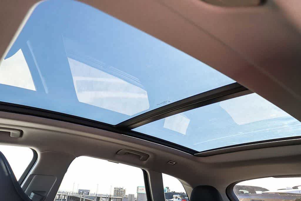 Thumbnail: 2025 Audi Q5 - 33