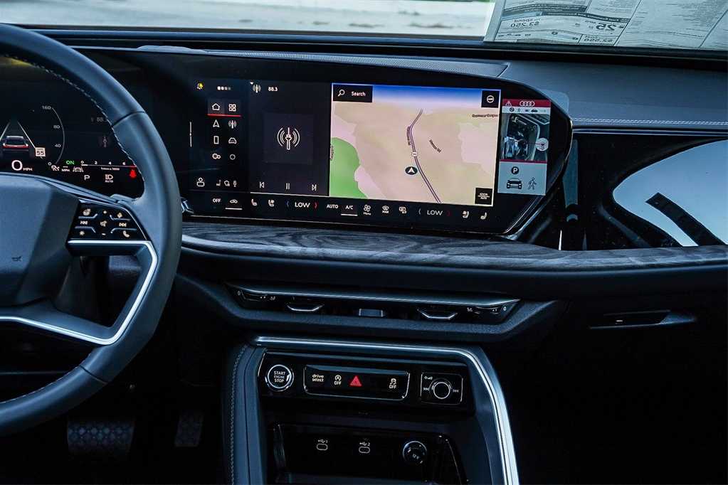 Thumbnail: 2025 Audi Q5 - 13