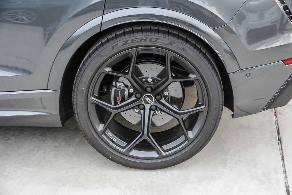 Thumbnail: 2026 Audi RS Q8 - 10