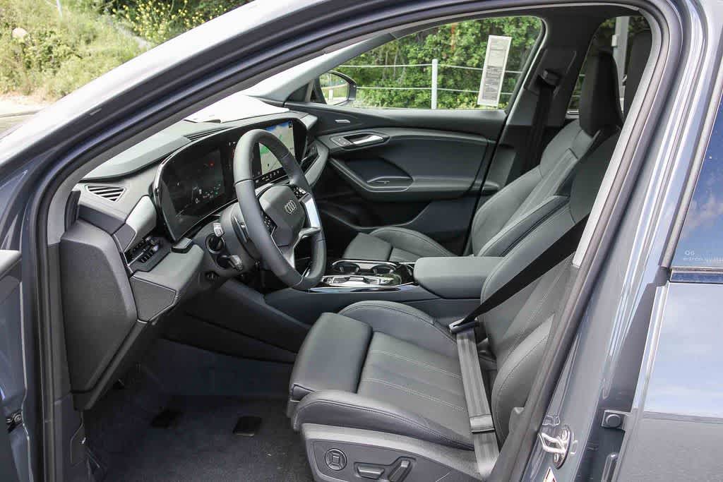 Thumbnail: 2025 Audi Q6 e-tron - 19