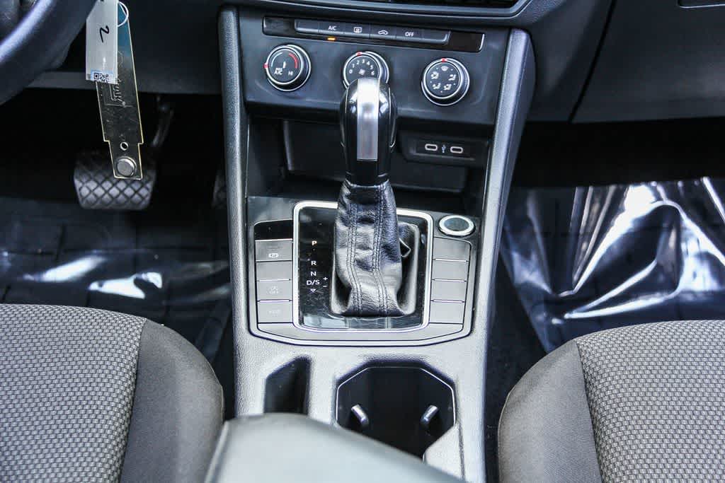 Thumbnail: 2020 Volkswagen Jetta - 13