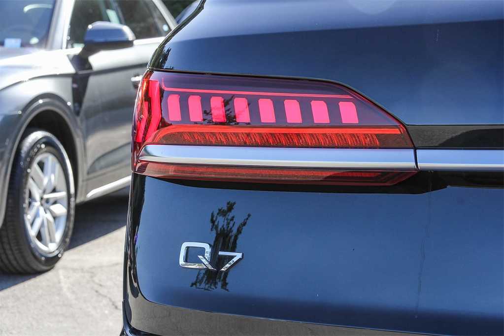 Thumbnail: 2023 Audi Q7 - 11