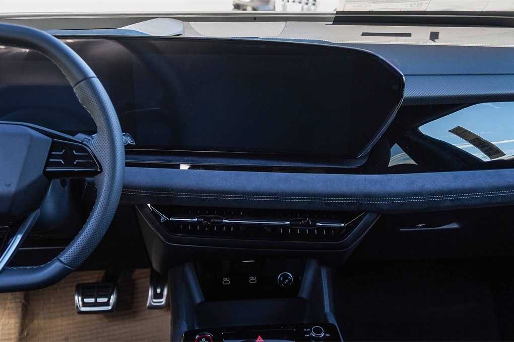 Thumbnail: 2025 Audi SQ6 e-tron - 13
