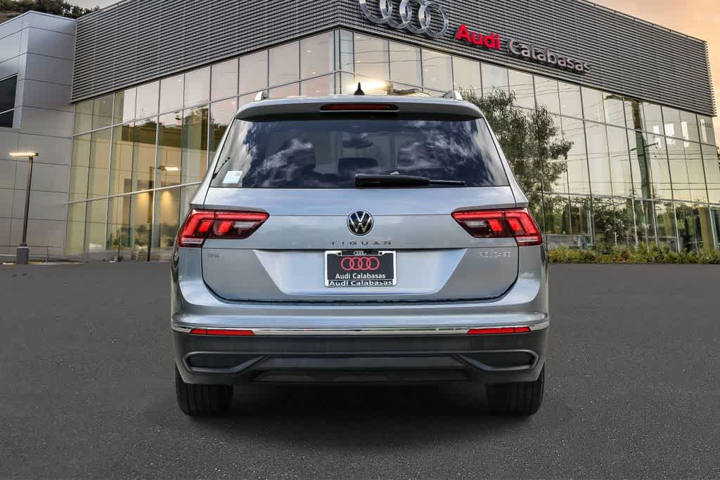 Thumbnail: 2022 Volkswagen Tiguan - 3