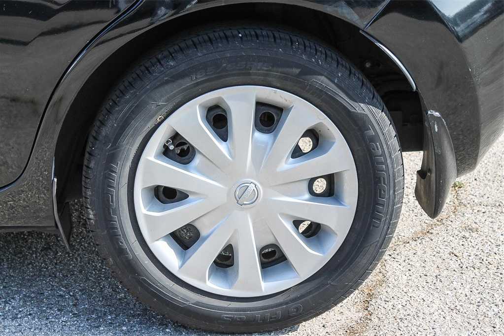Thumbnail: 2015 Nissan Versa Note - 11