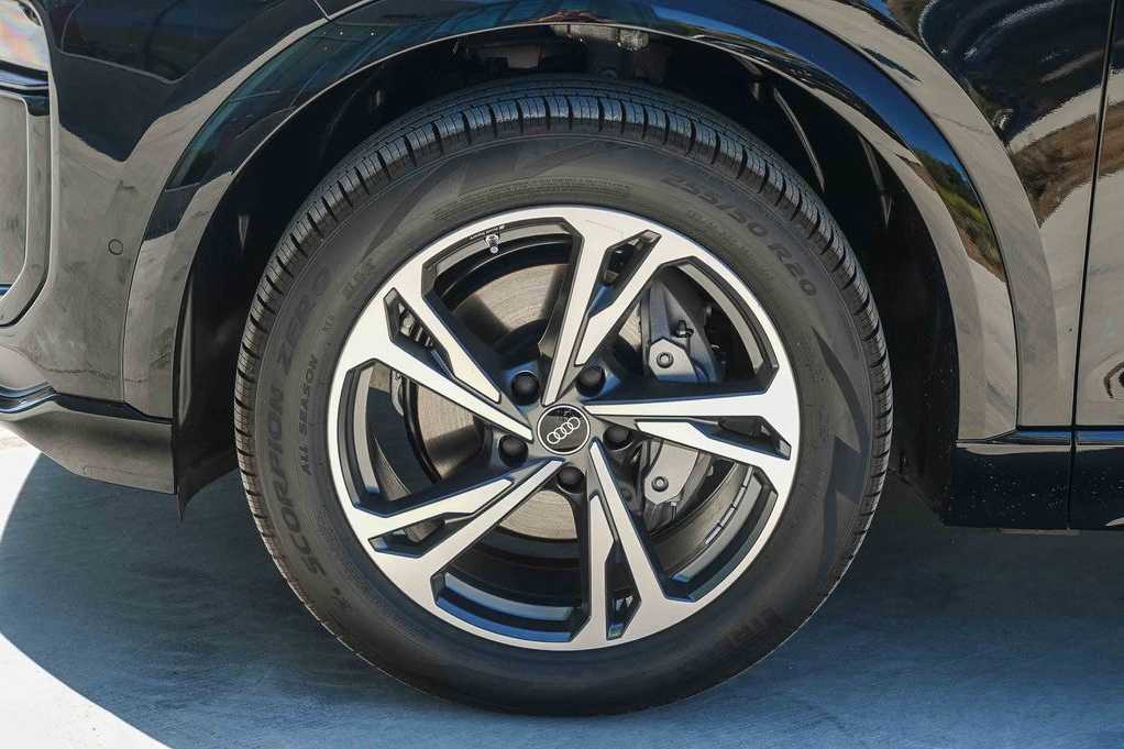 Thumbnail: 2027 Audi Q6 e-tron - 10