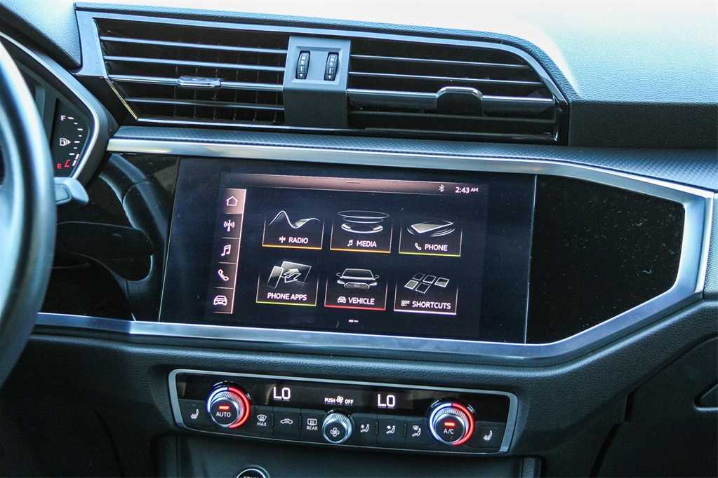 Thumbnail: 2021 Audi Q3 - 13