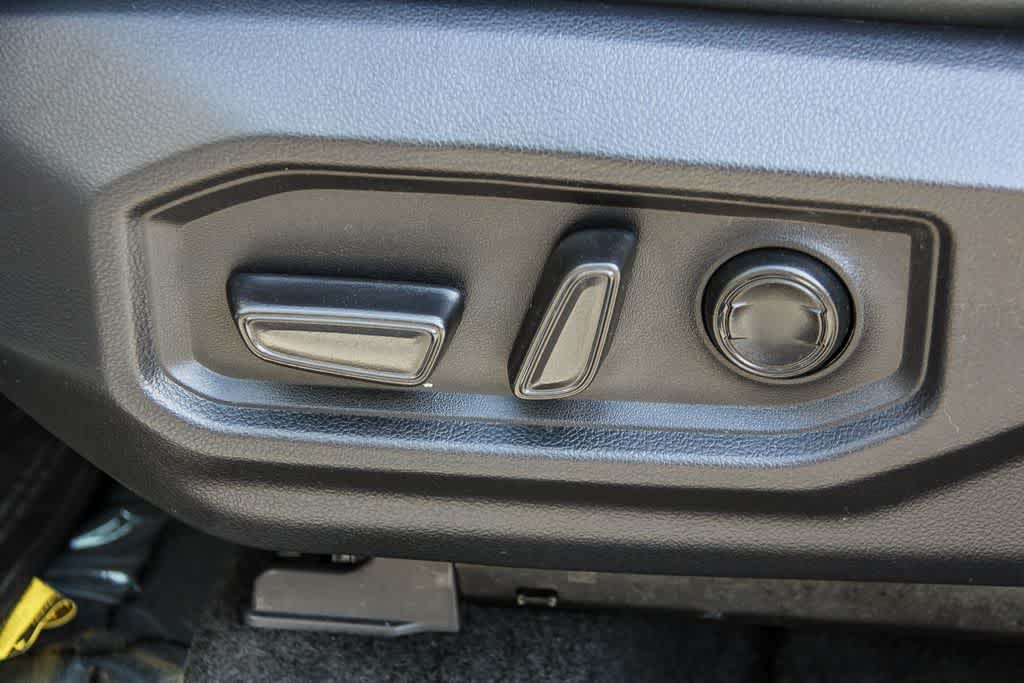 Thumbnail: 2025 Toyota Tundra - 21