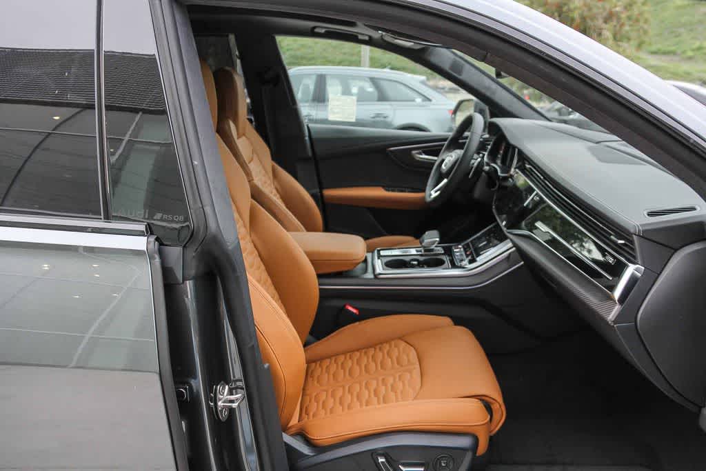 Thumbnail: 2026 Audi RS Q8 - 18