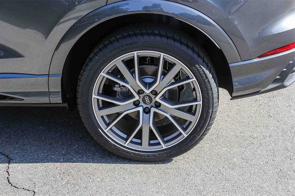 Thumbnail: 2025 Audi Q3 - 10