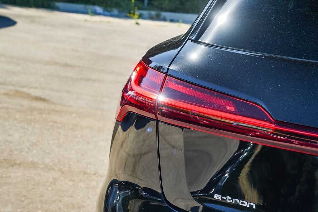 Thumbnail: 2022 Audi e-tron - 7