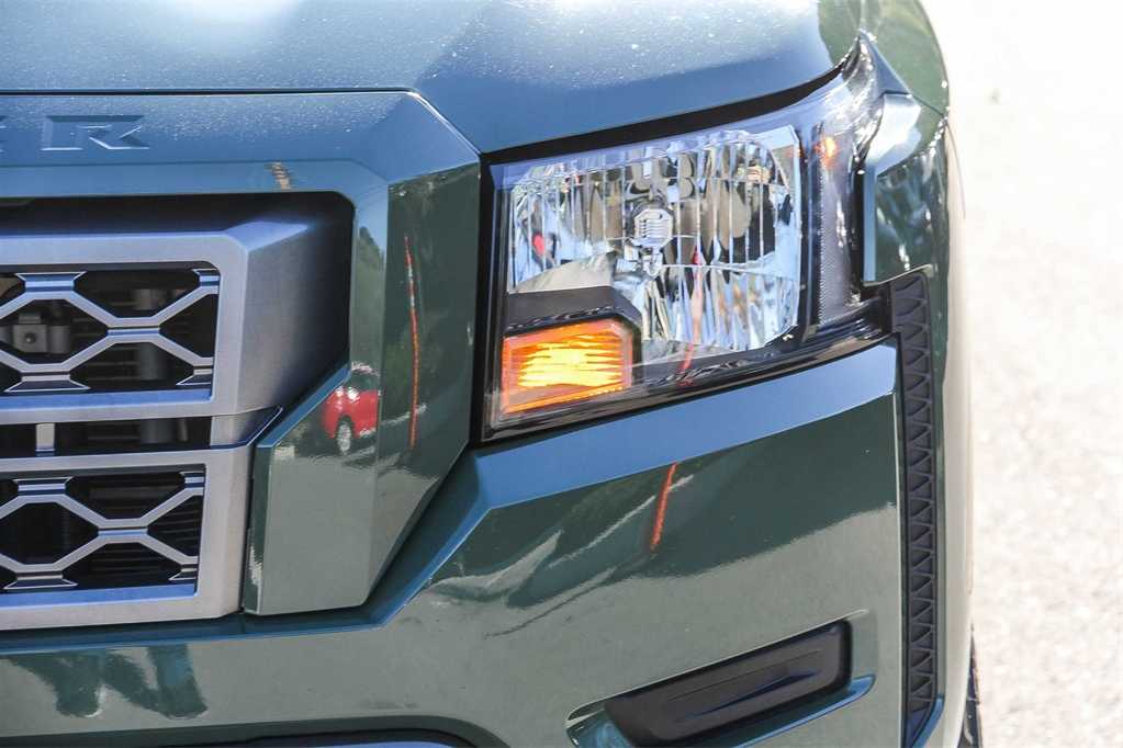 Thumbnail: 2023 Nissan Frontier - 7