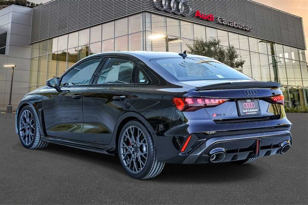 Thumbnail: 2025 Audi SQ5 - 2