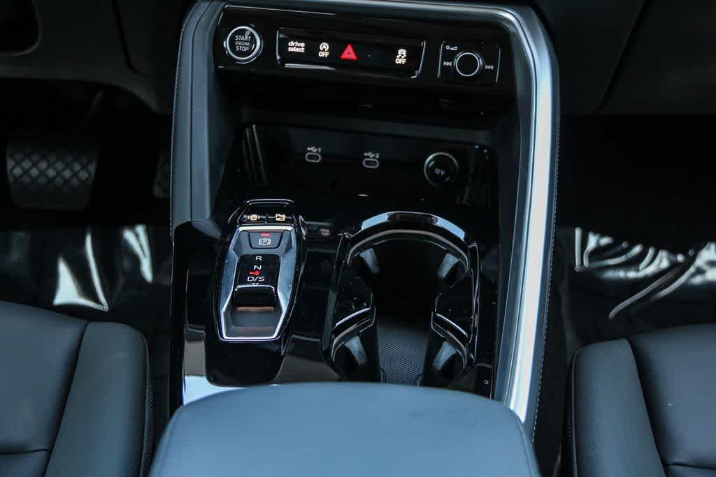 Thumbnail: 2025 Audi Q5 - 14