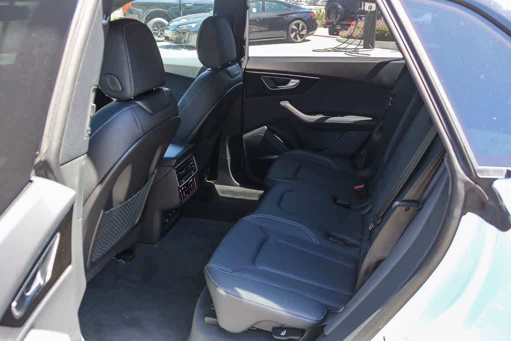 Thumbnail: 2026 Audi Q8 - 17