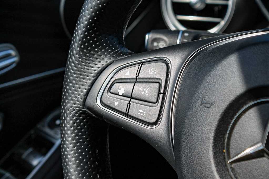 Thumbnail: 2016 Mercedes-Benz C-Class - 16