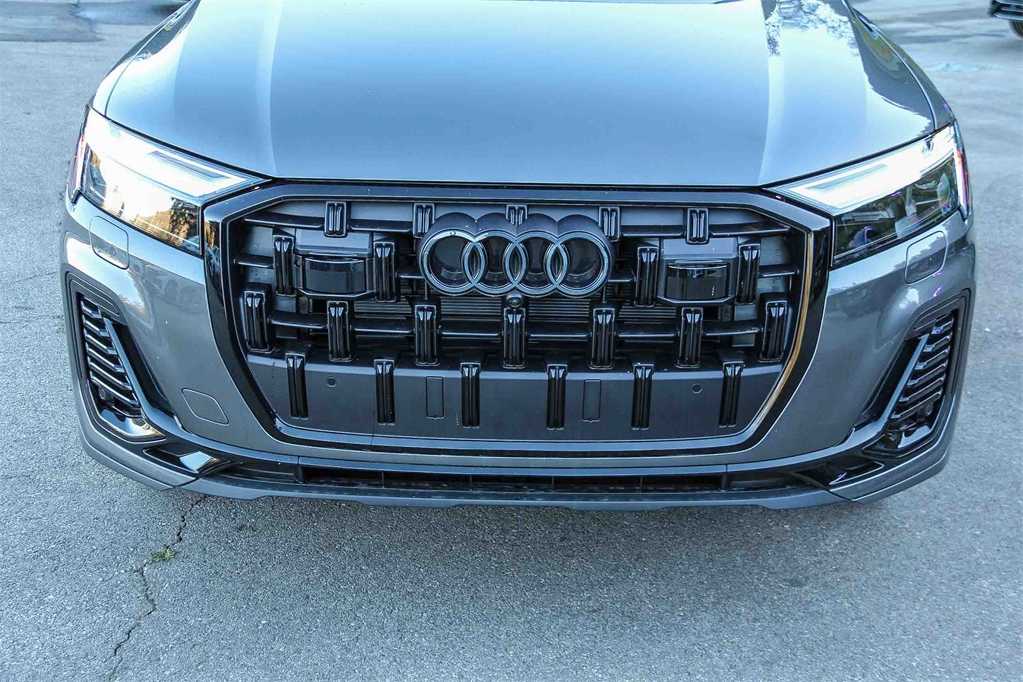 Thumbnail: 2025 Audi Q7 - 8