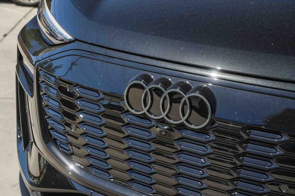 Thumbnail: 2027 Audi Q6 e-tron - 9