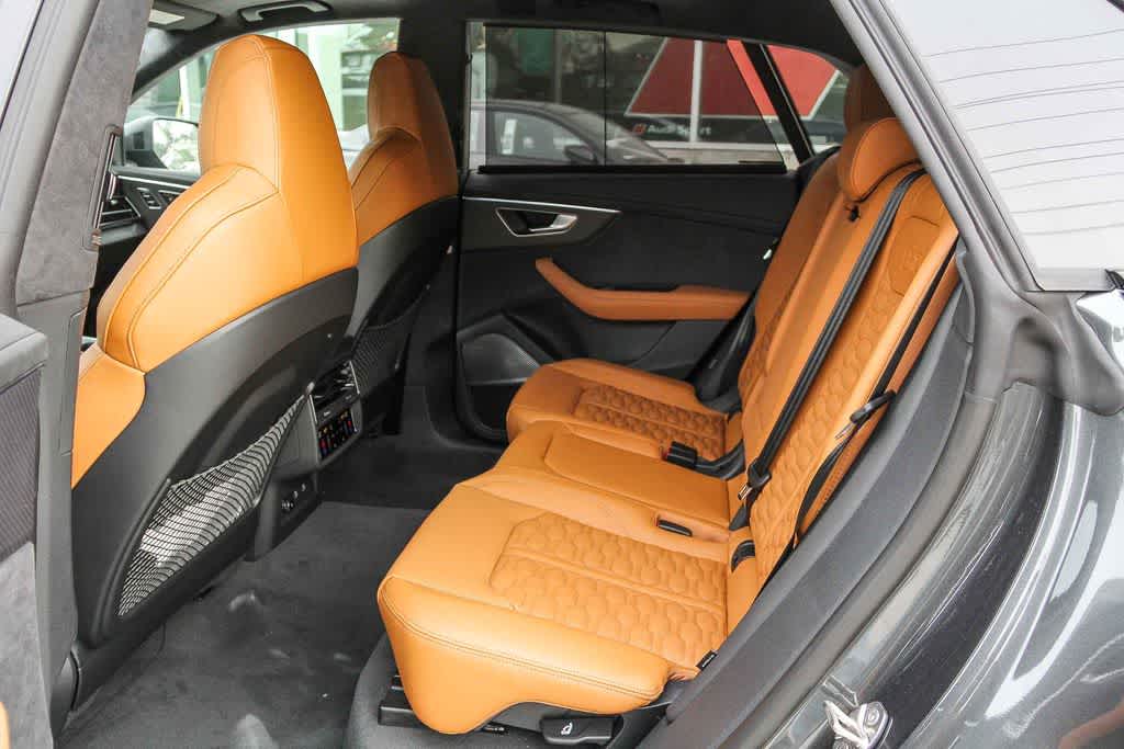 Thumbnail: 2026 Audi RS Q8 - 17