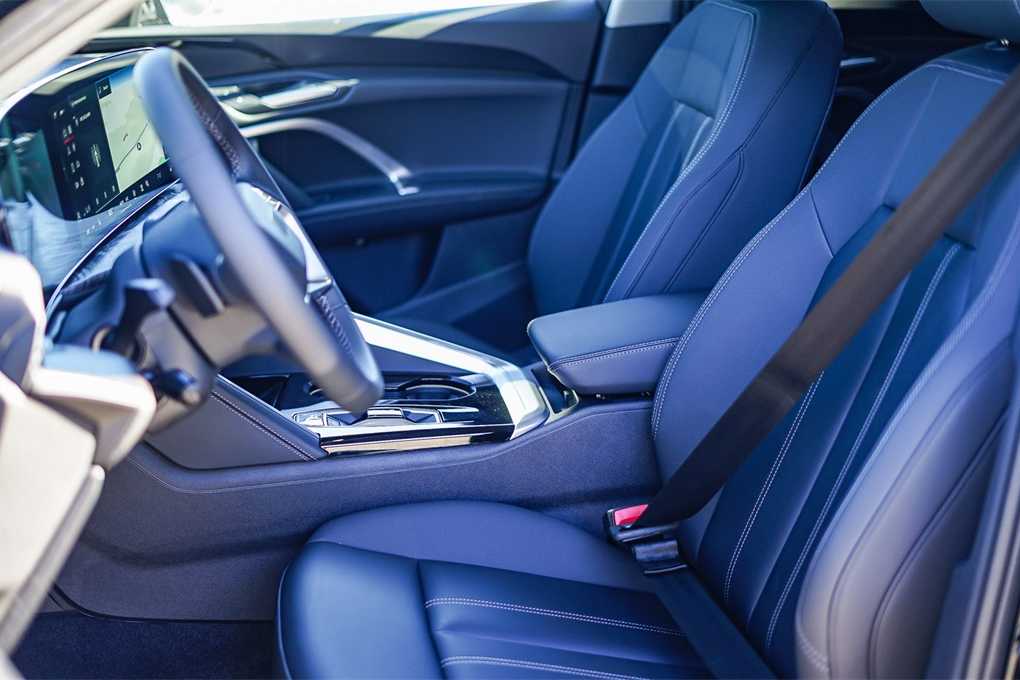 Thumbnail: 2025 Audi Q5 - 17