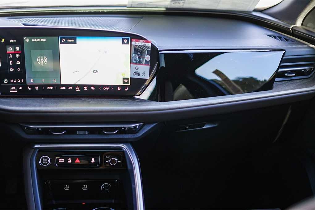 Thumbnail: 2025 Audi Q5 - 13