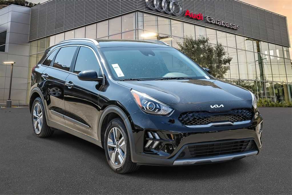 Thumbnail: 2022 Kia Niro - 3