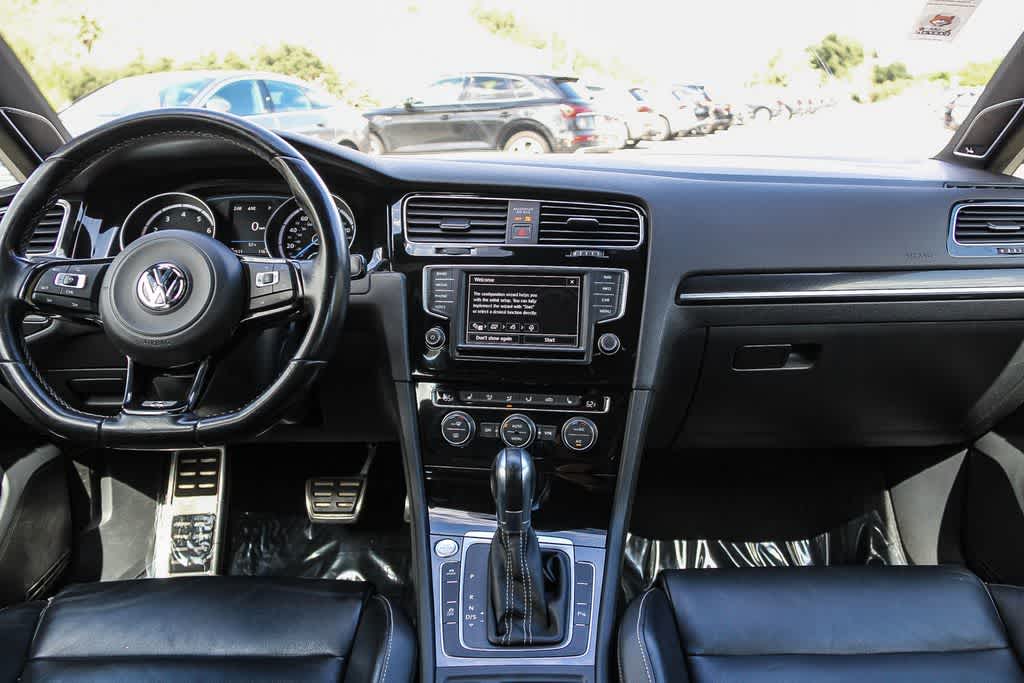 Thumbnail: 2017 Volkswagen Golf - 10