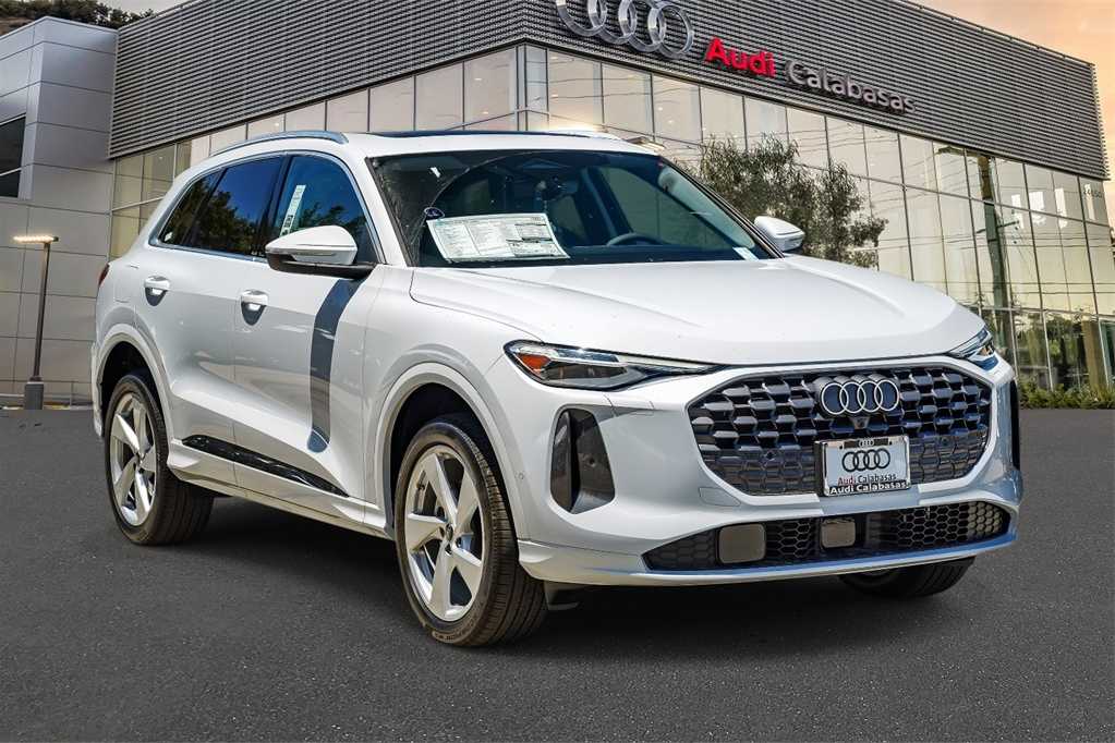 Thumbnail: 2025 Audi Q5 - 3