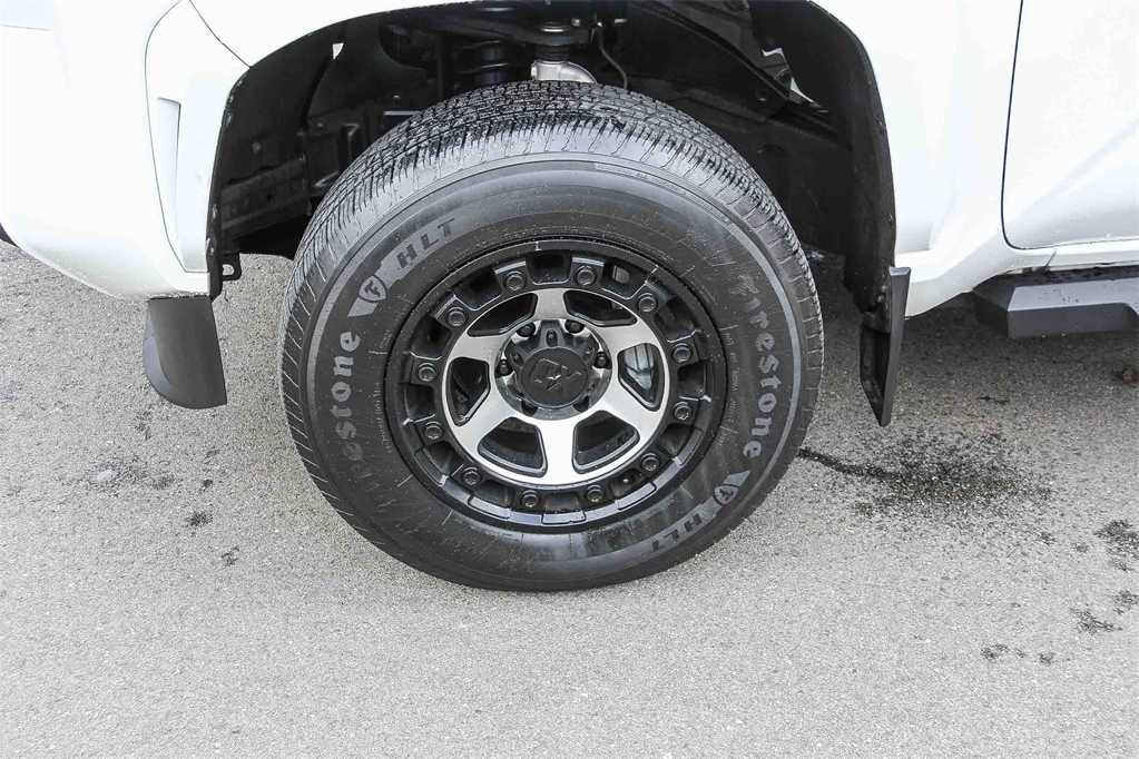 Thumbnail: 2024 Toyota Tacoma - 9