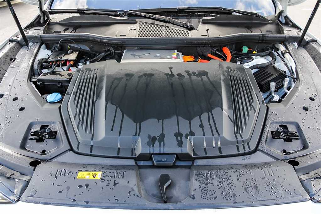 Thumbnail: 2022 Audi e-tron - 27