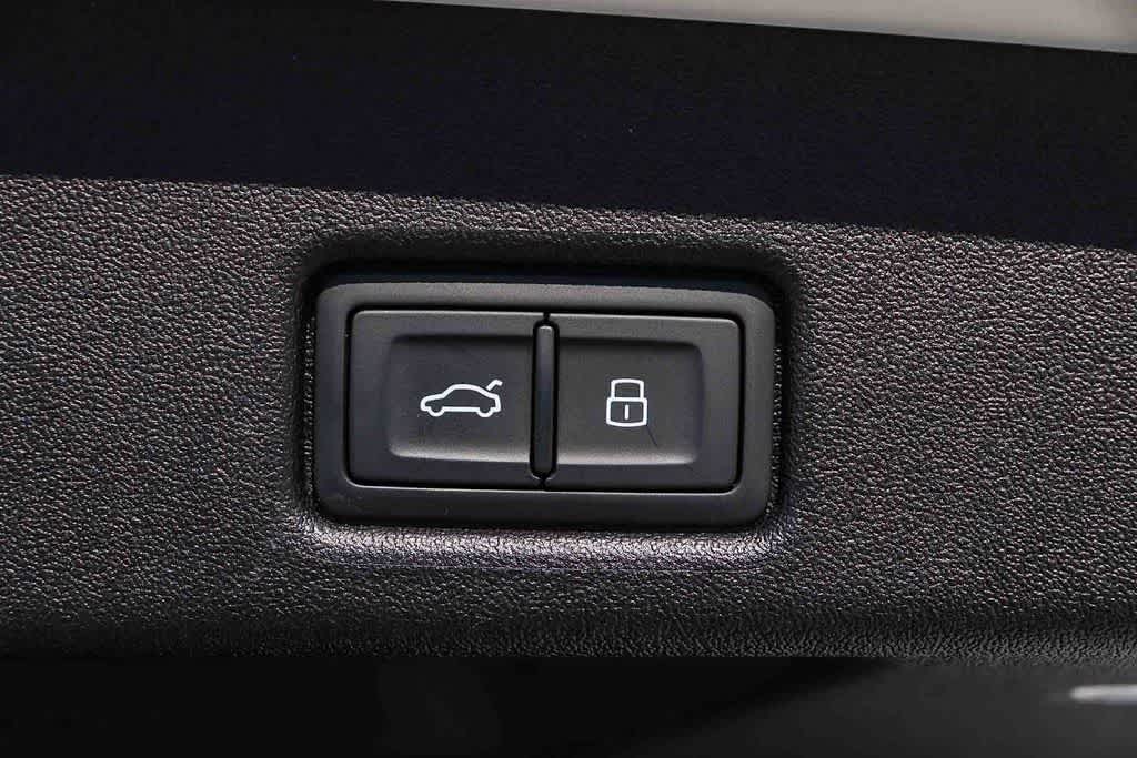 Thumbnail: 2025 Audi Q5 - 36